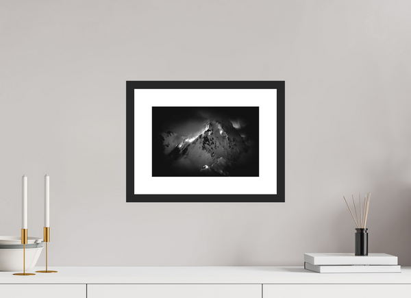 30 x 20 cm, Black Wooden Frame Fleeting Glimpse